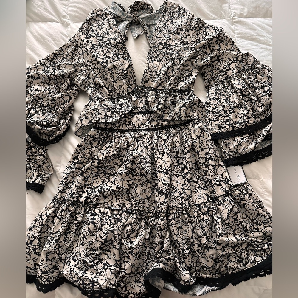 Goodnight Macaroon black and white floral dress